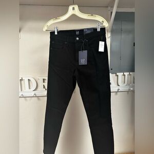 GAP Women's Classic Black Skinny Jeans